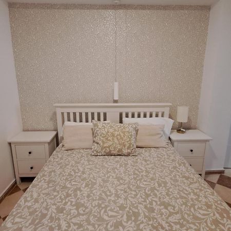 Ms4 Apartamentos Nervion Seville Exterior photo